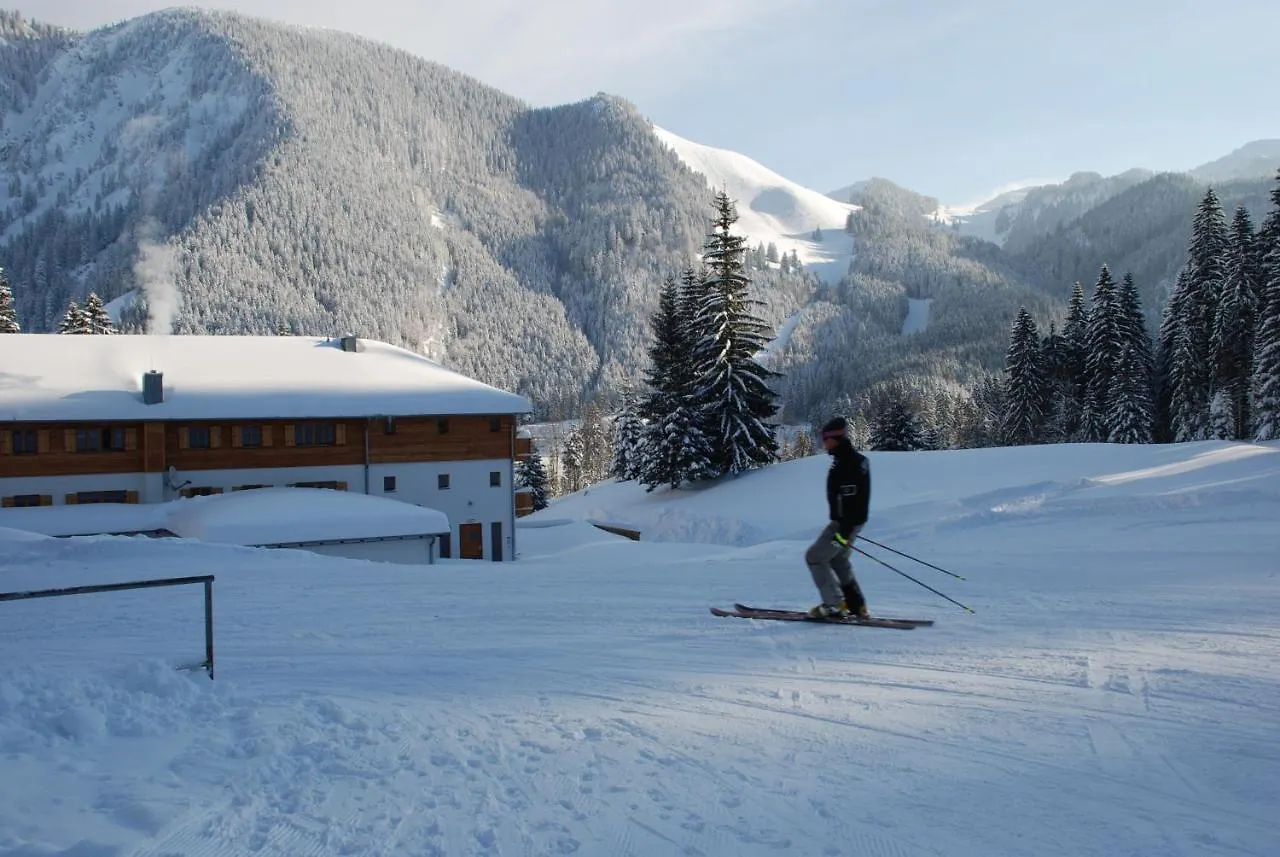 Blsv Sportcamp Mitten Im Wander- Und Rad-Paradies contacts